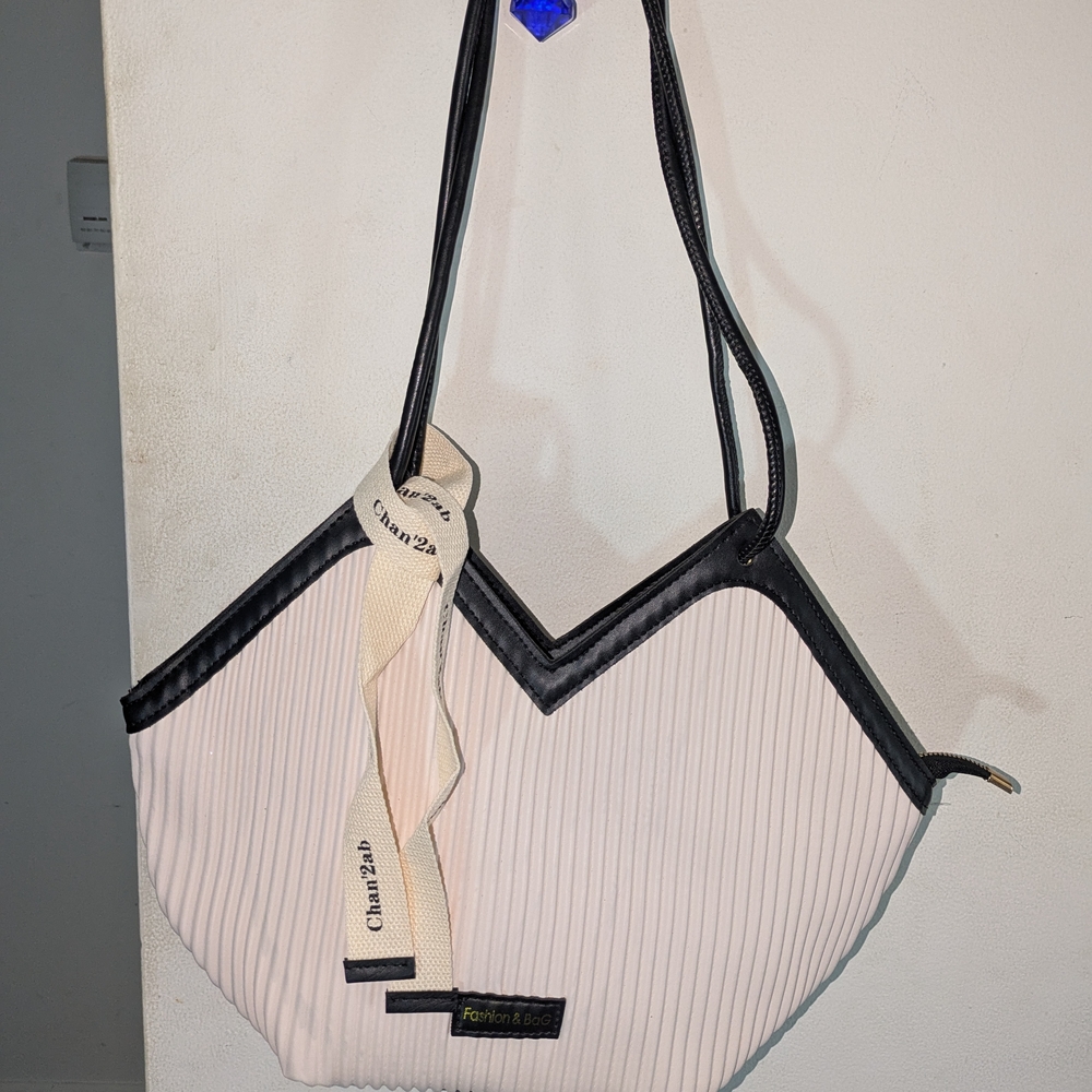 Black and Cream Women's Handbag - Picture 2 of 13